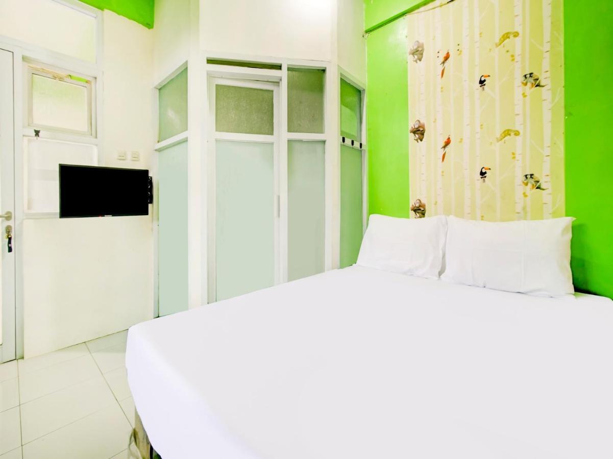 Oyo Life 3103 Opo Homestay & Kost マラン エクステリア 写真