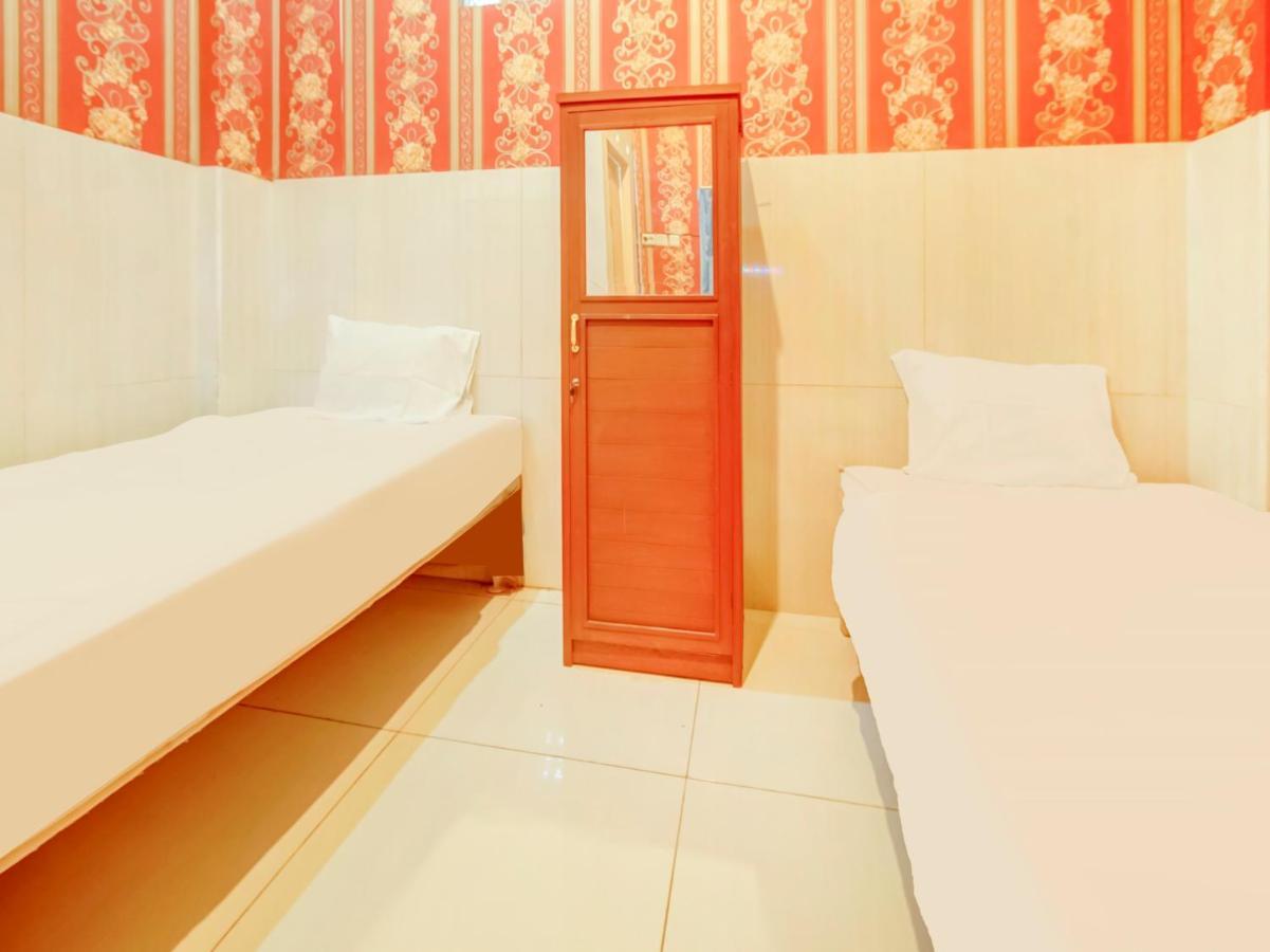 Oyo Life 3103 Opo Homestay & Kost マラン エクステリア 写真